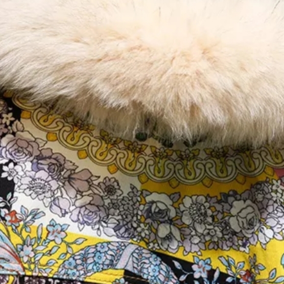 ❤️SOLD ♥️NWT Fur short is Embroidery Denim Jacket. XL. - Picture 8 of 15